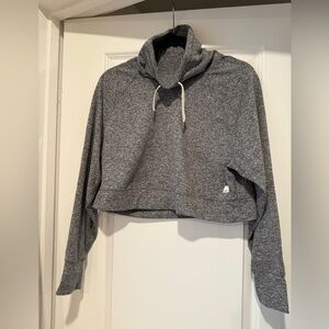 Vuori cropped long sleeve top with funnel neck size small